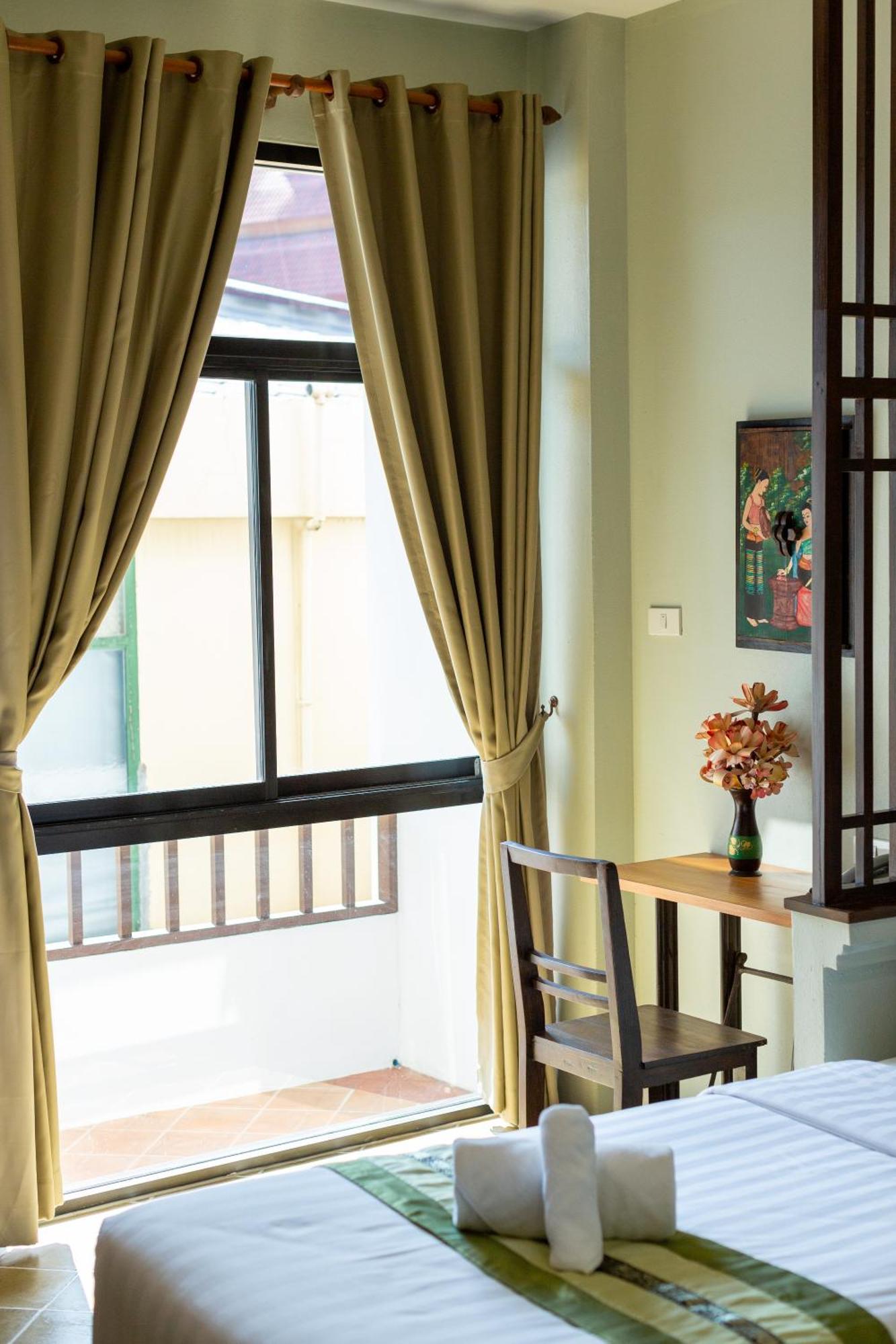 Huen Hug Chiang Mai Exterior foto
